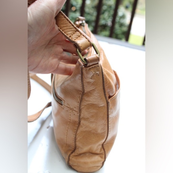 Margot leather cross body bag - Picture 5 of 13